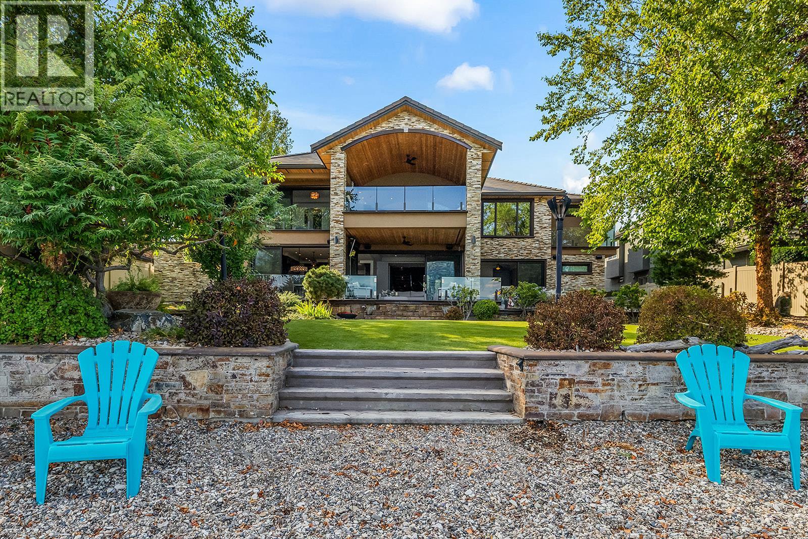 4165 Gellatly Road