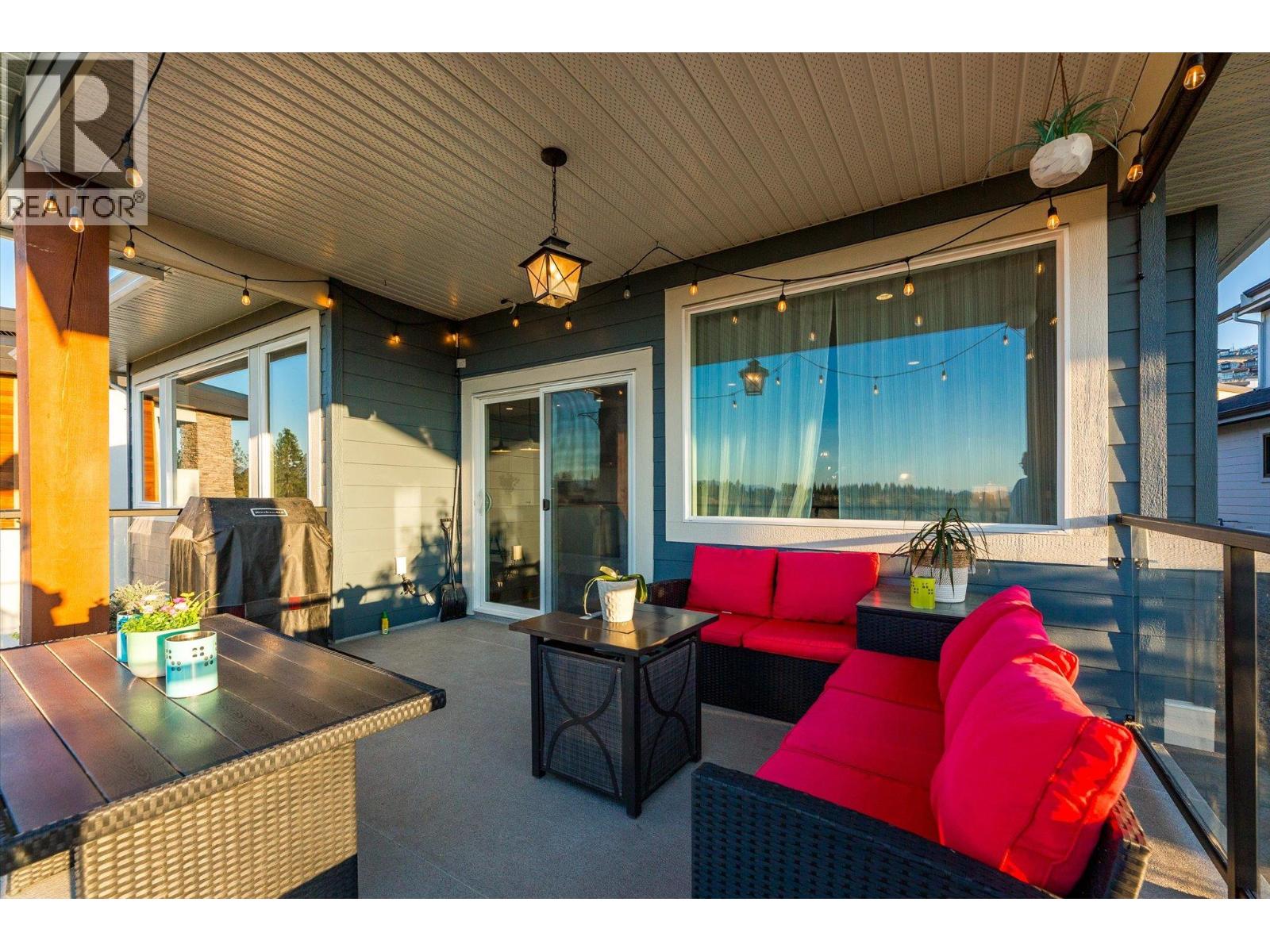 1160 Goldfinch Place