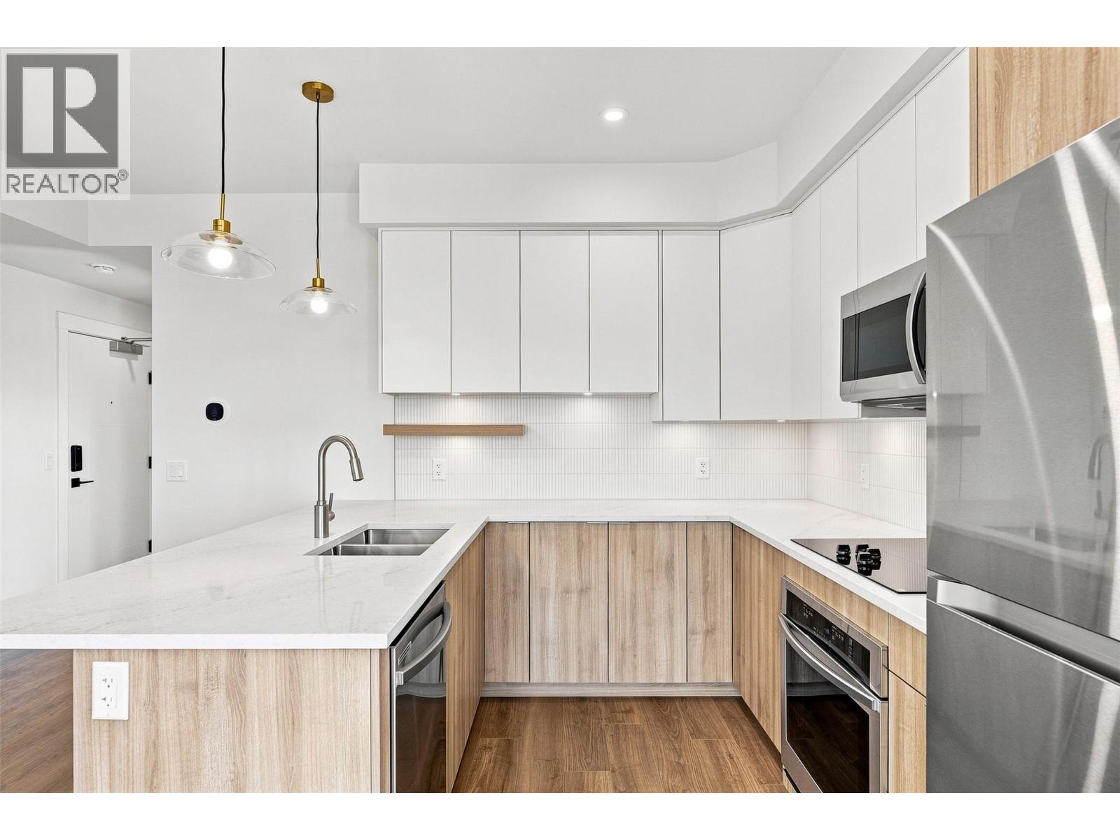 1280 Sutherland Avenue Unit# 602