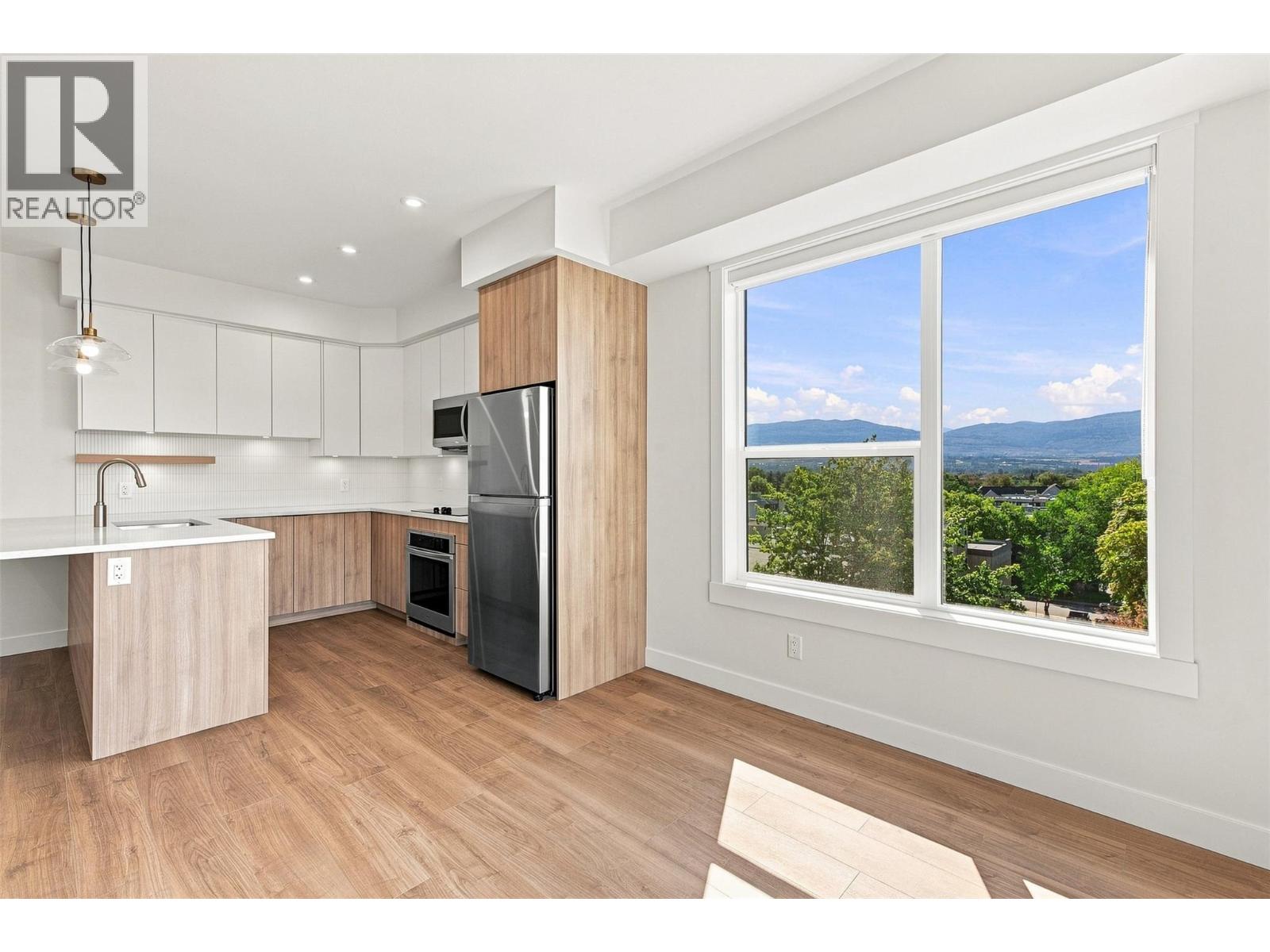 1280 Sutherland Avenue Unit# 602