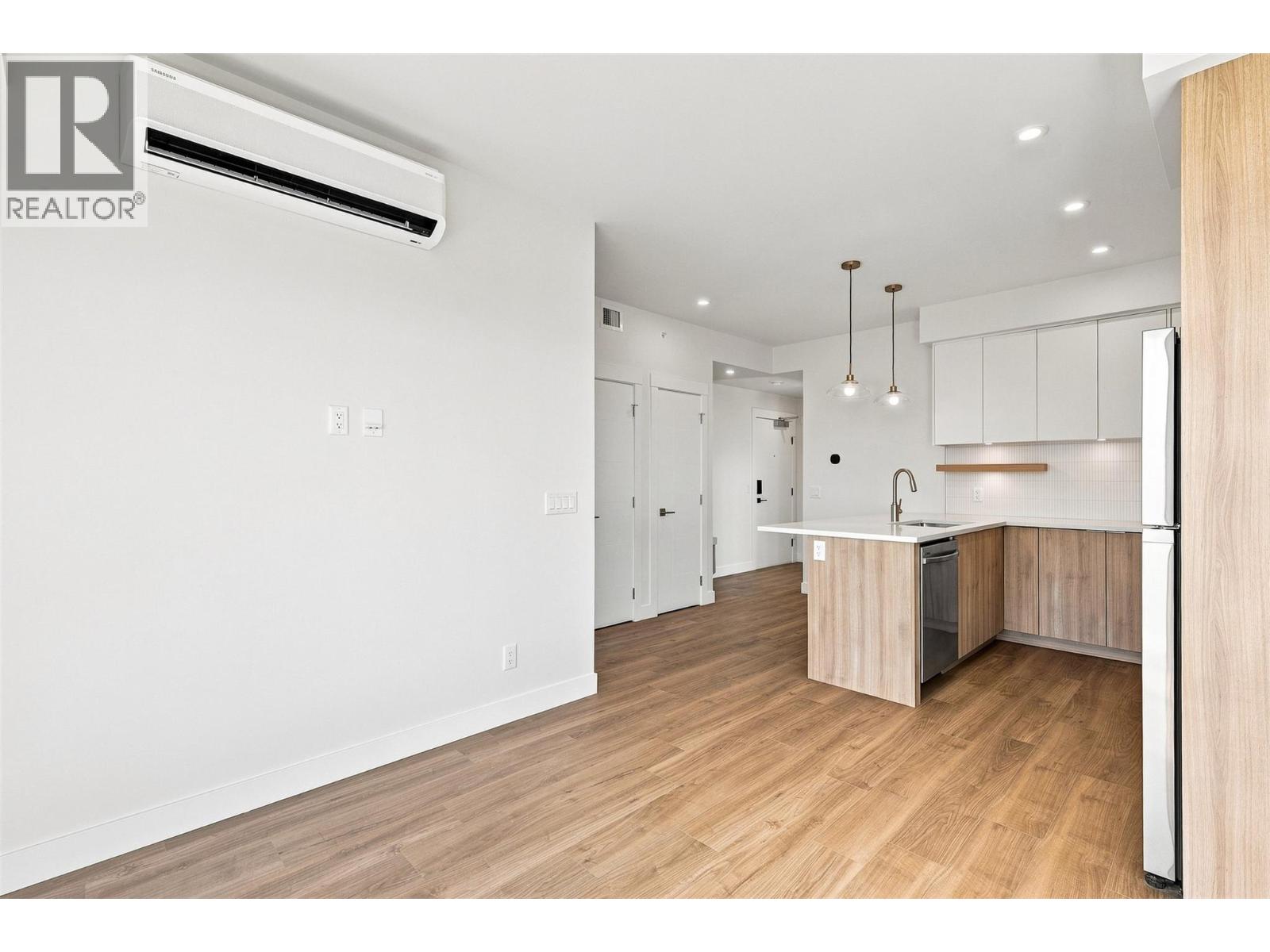 1280 Sutherland Avenue Unit# 602