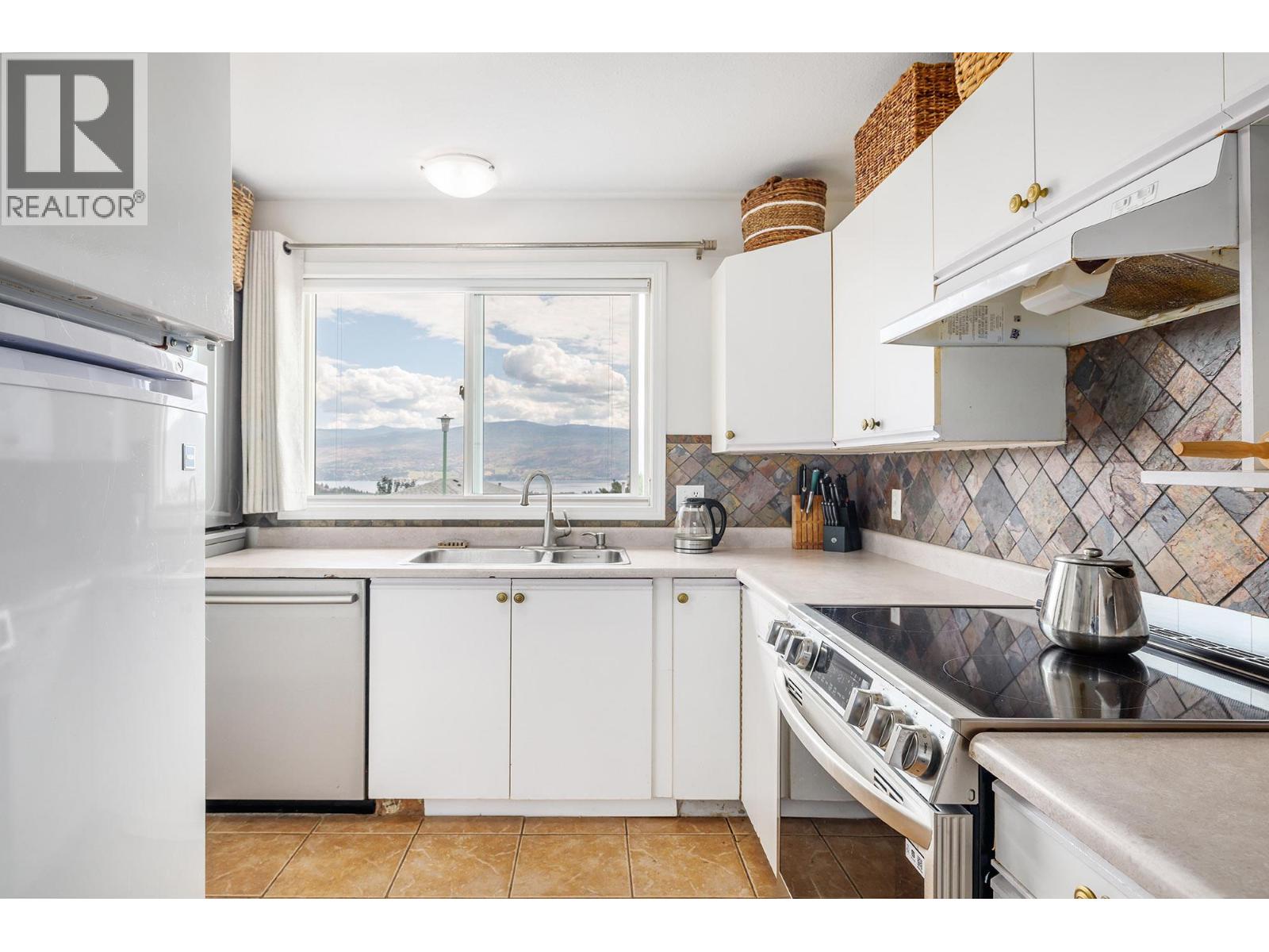 2440 Old Okanagan Highway Unit# 328