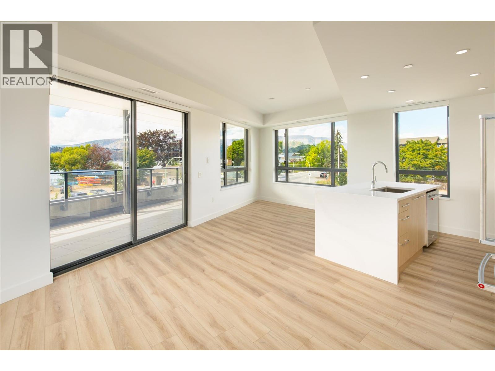 3051 Abbott Street Unit# 216