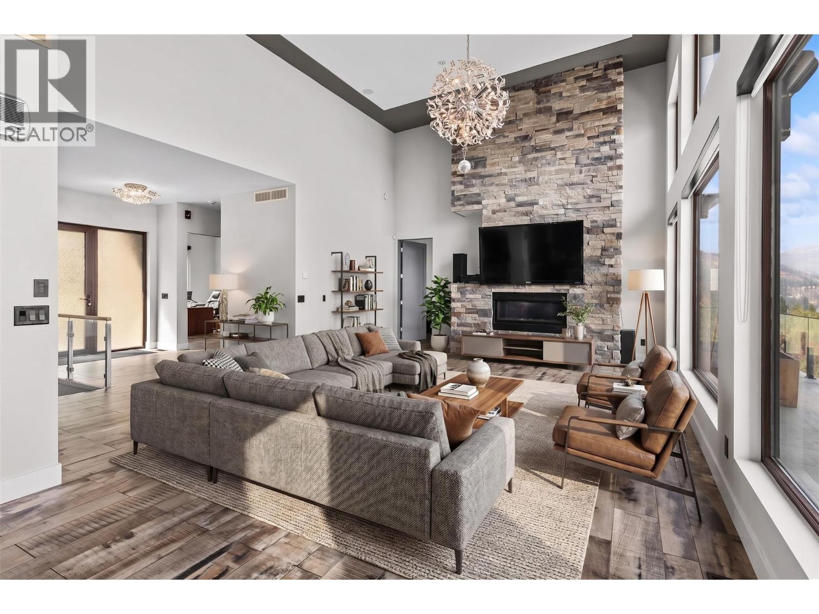 1851 Diamond View Drive