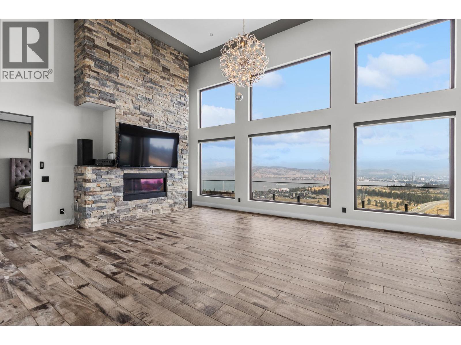 1851 Diamond View Drive