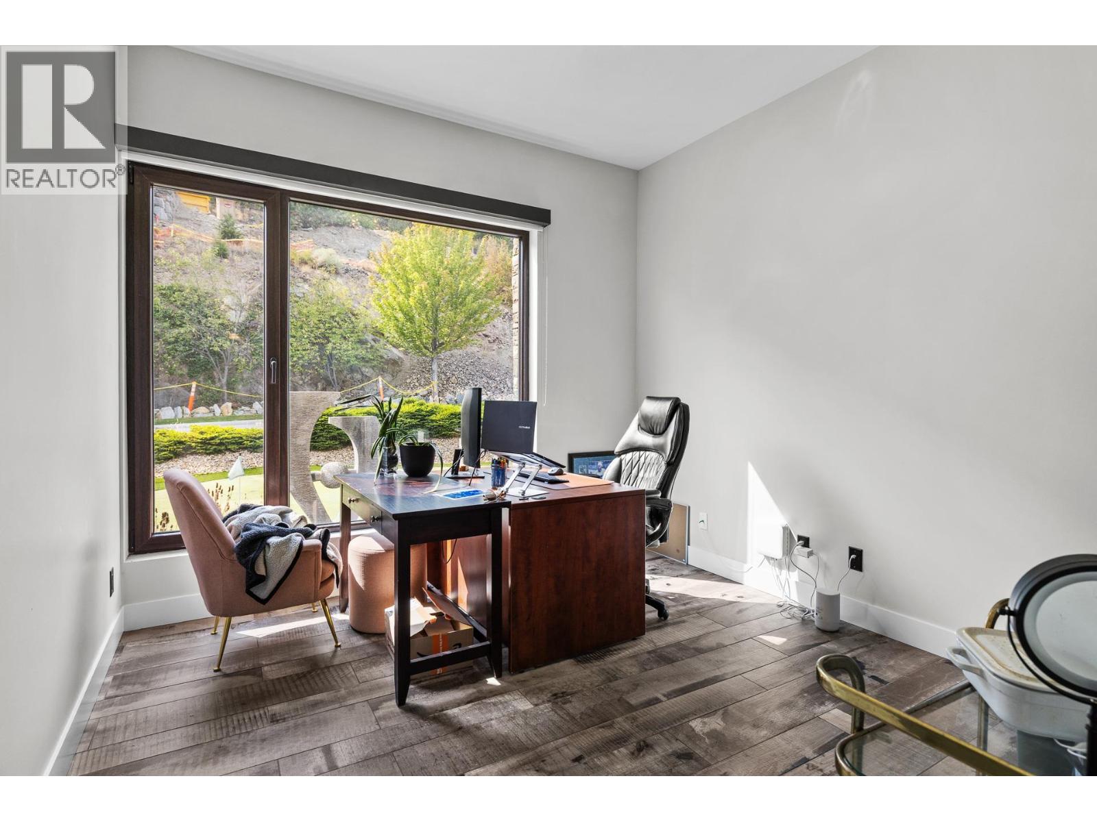 1851 Diamond View Drive