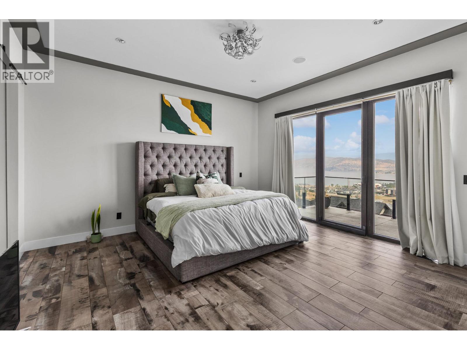 1851 Diamond View Drive