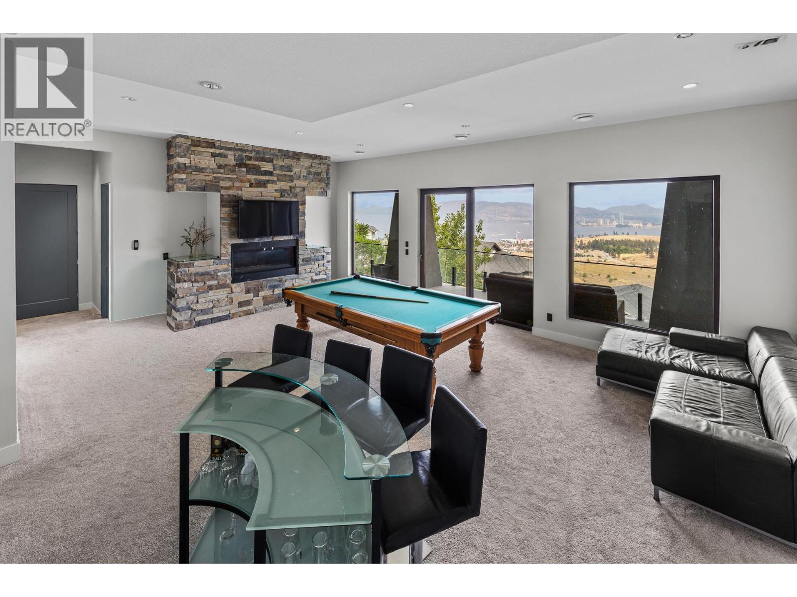 1851 Diamond View Drive