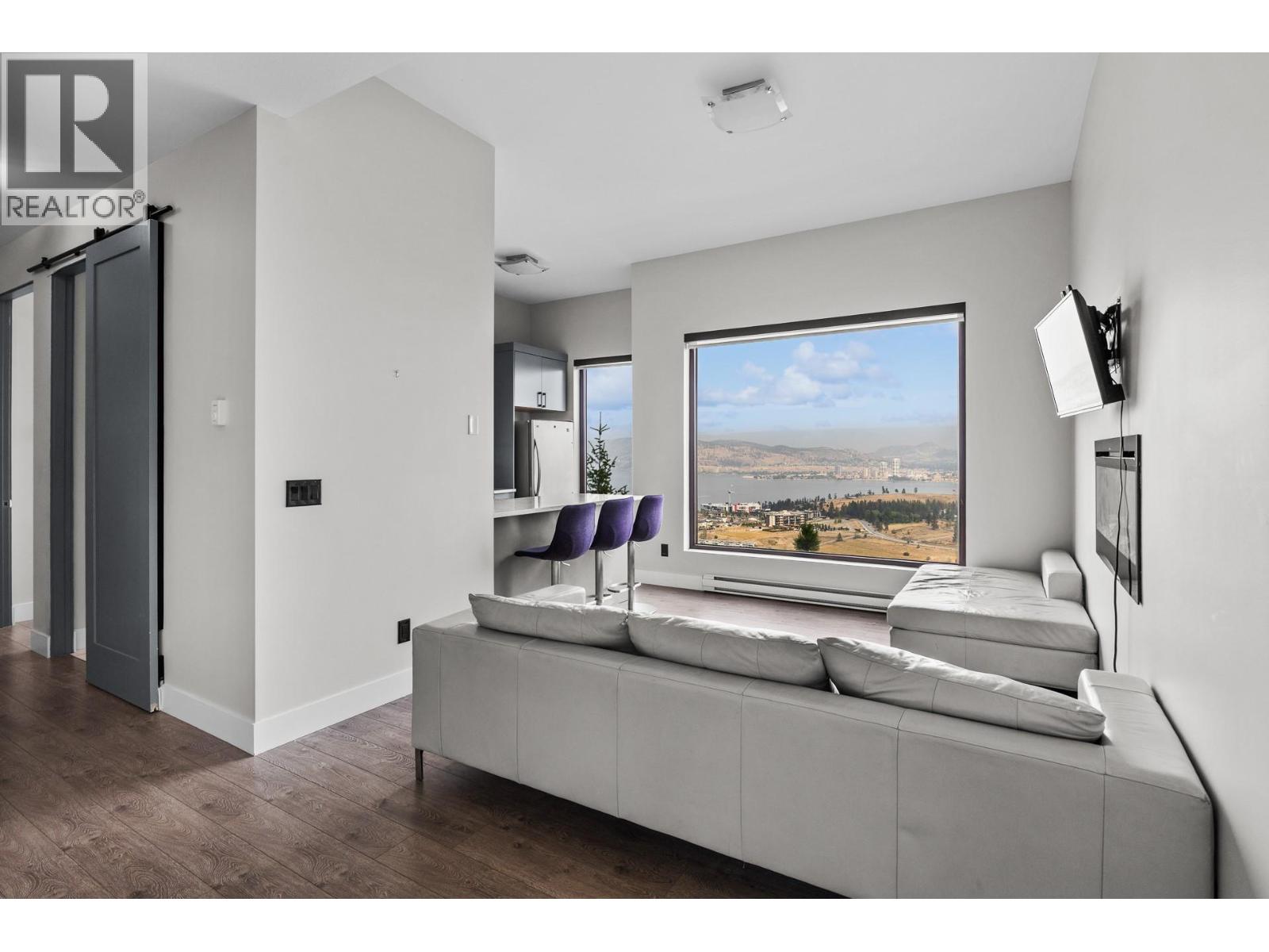 1851 Diamond View Drive