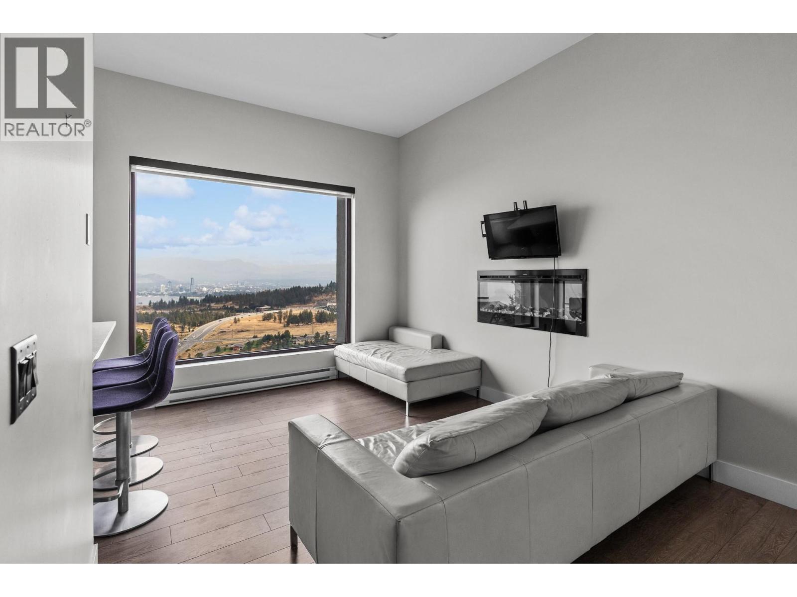 1851 Diamond View Drive