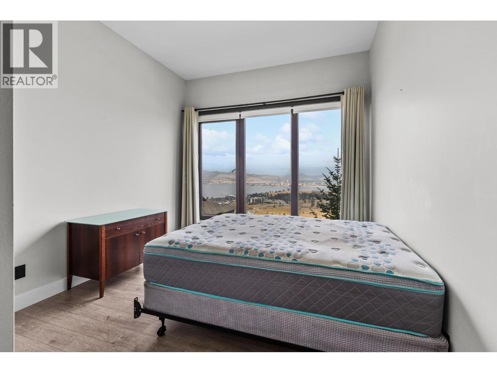 1851 Diamond View Drive