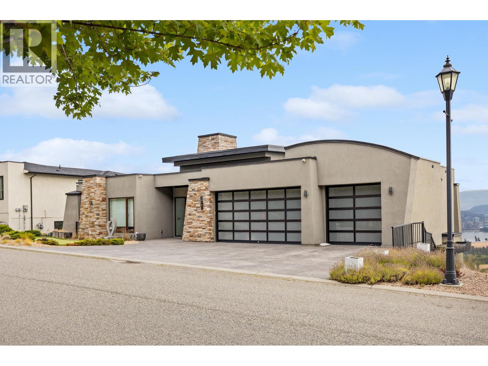 1851 Diamond View Drive