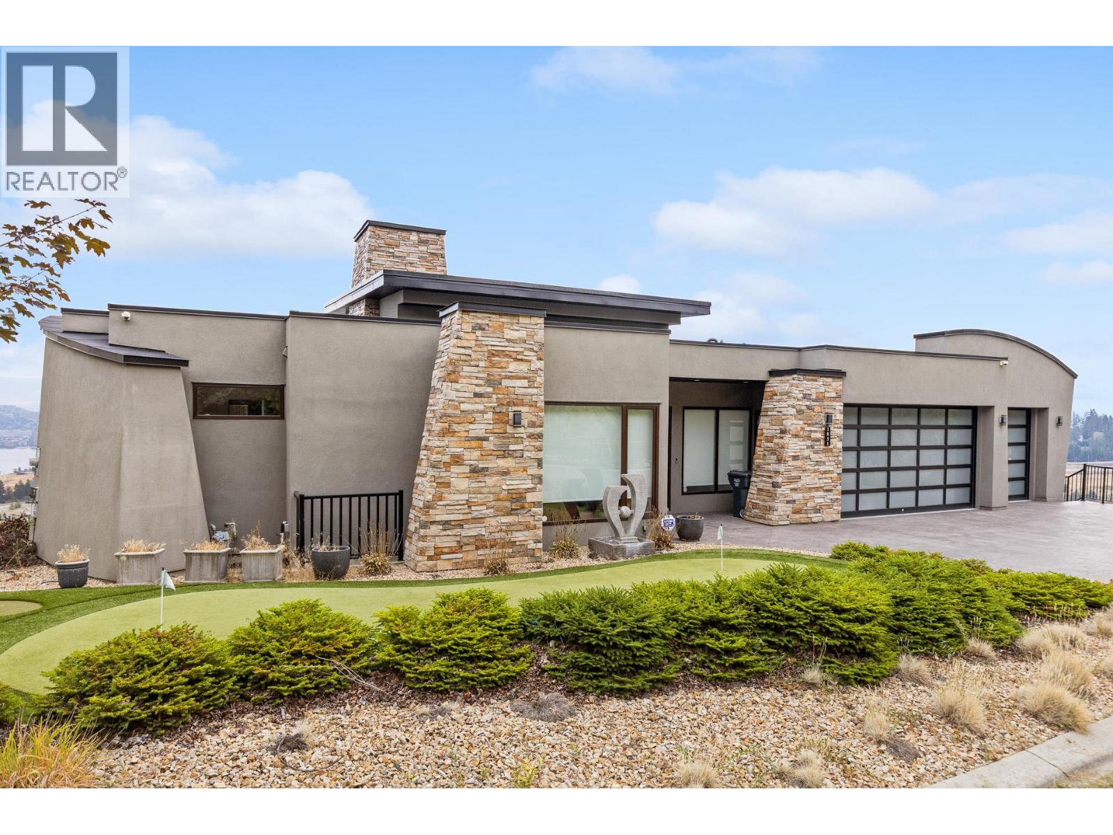 1851 Diamond View Drive