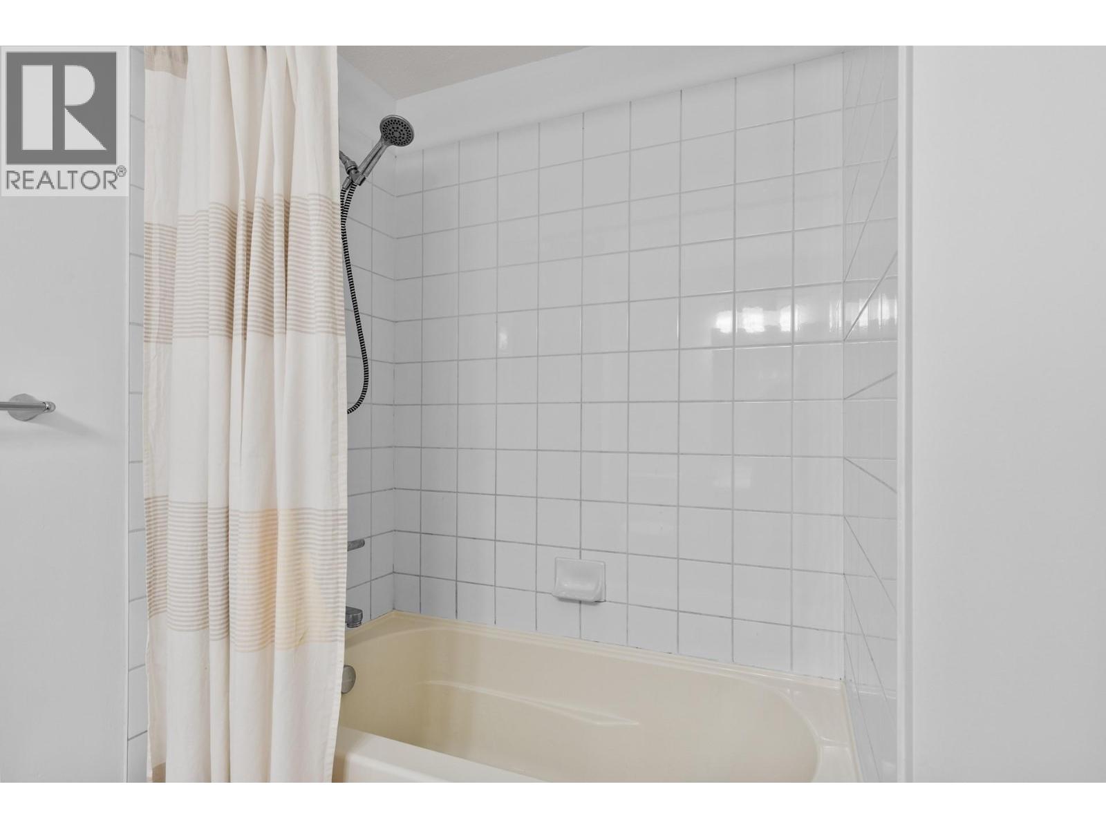 1875 Country Club Drive Unit# 1204