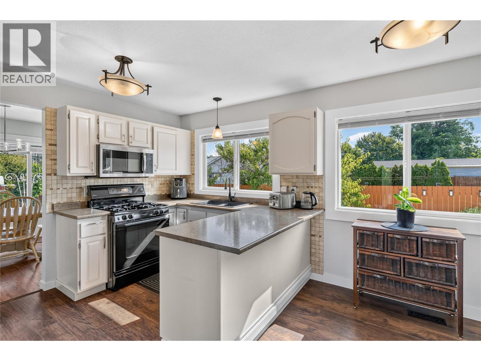 4201 Lakeshore Road