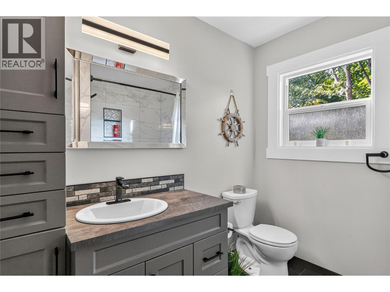 4201 Lakeshore Road