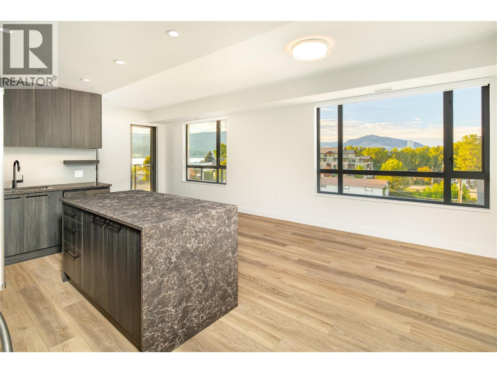 3051 Abbott Street Unit# 401