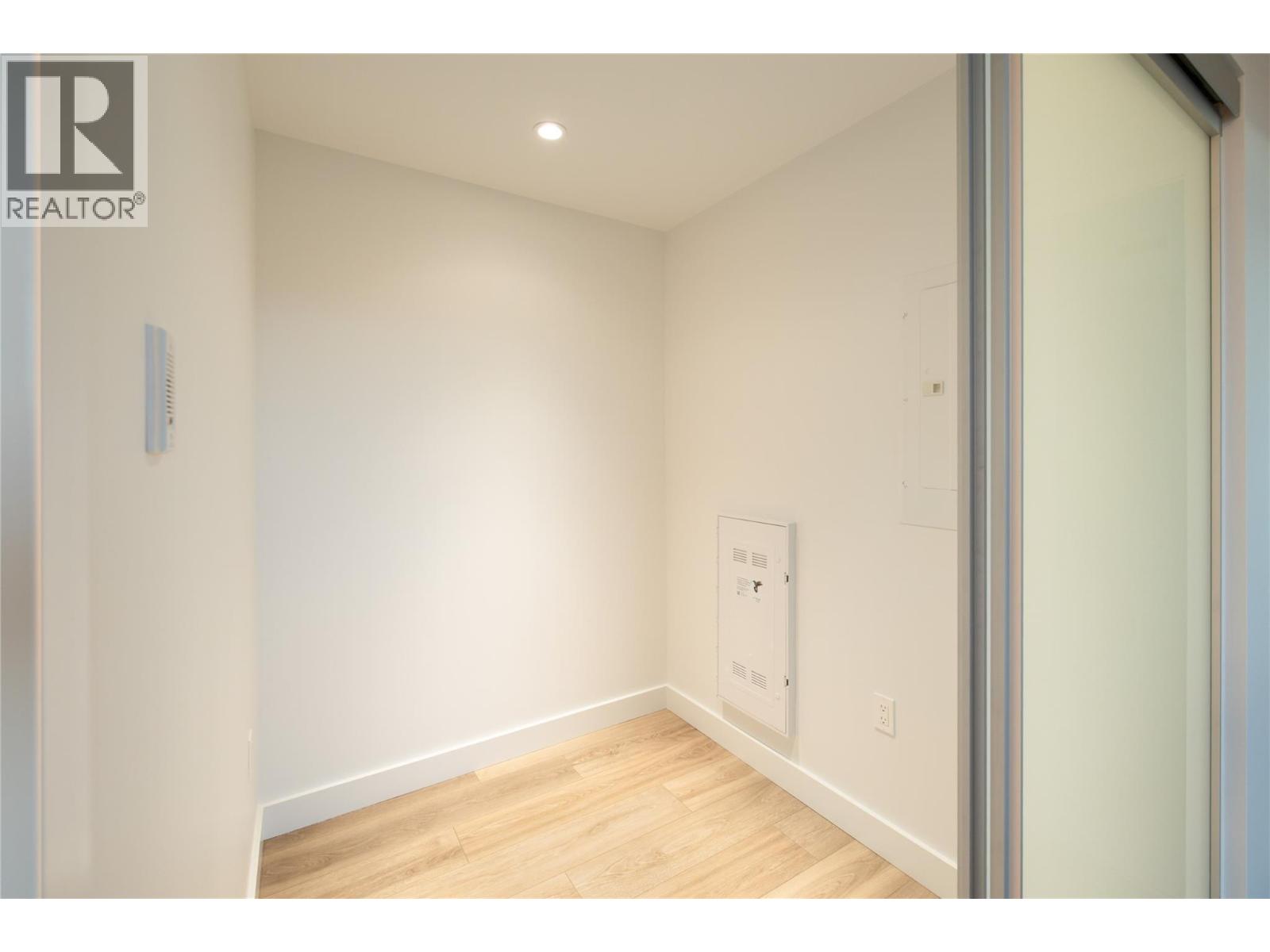 3051 Abbott Street Unit# 401