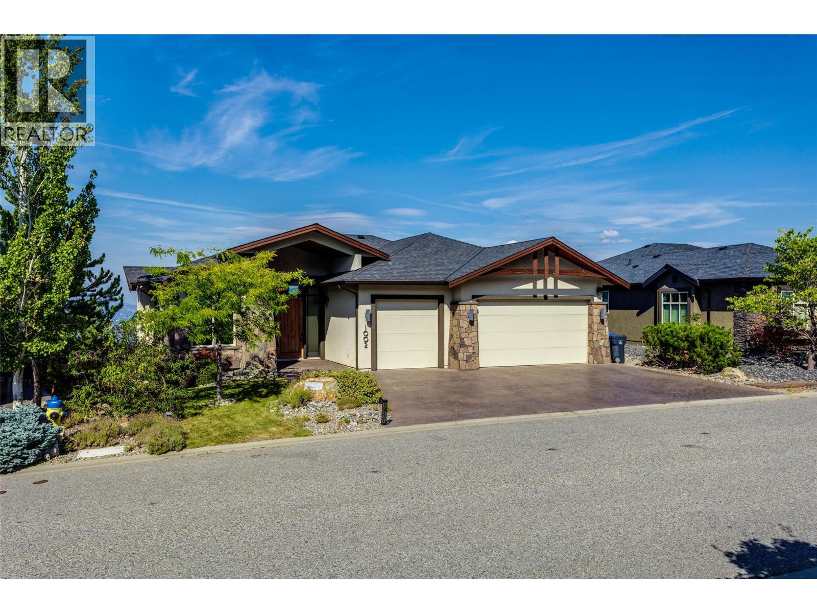 1002 Hewetson Avenue