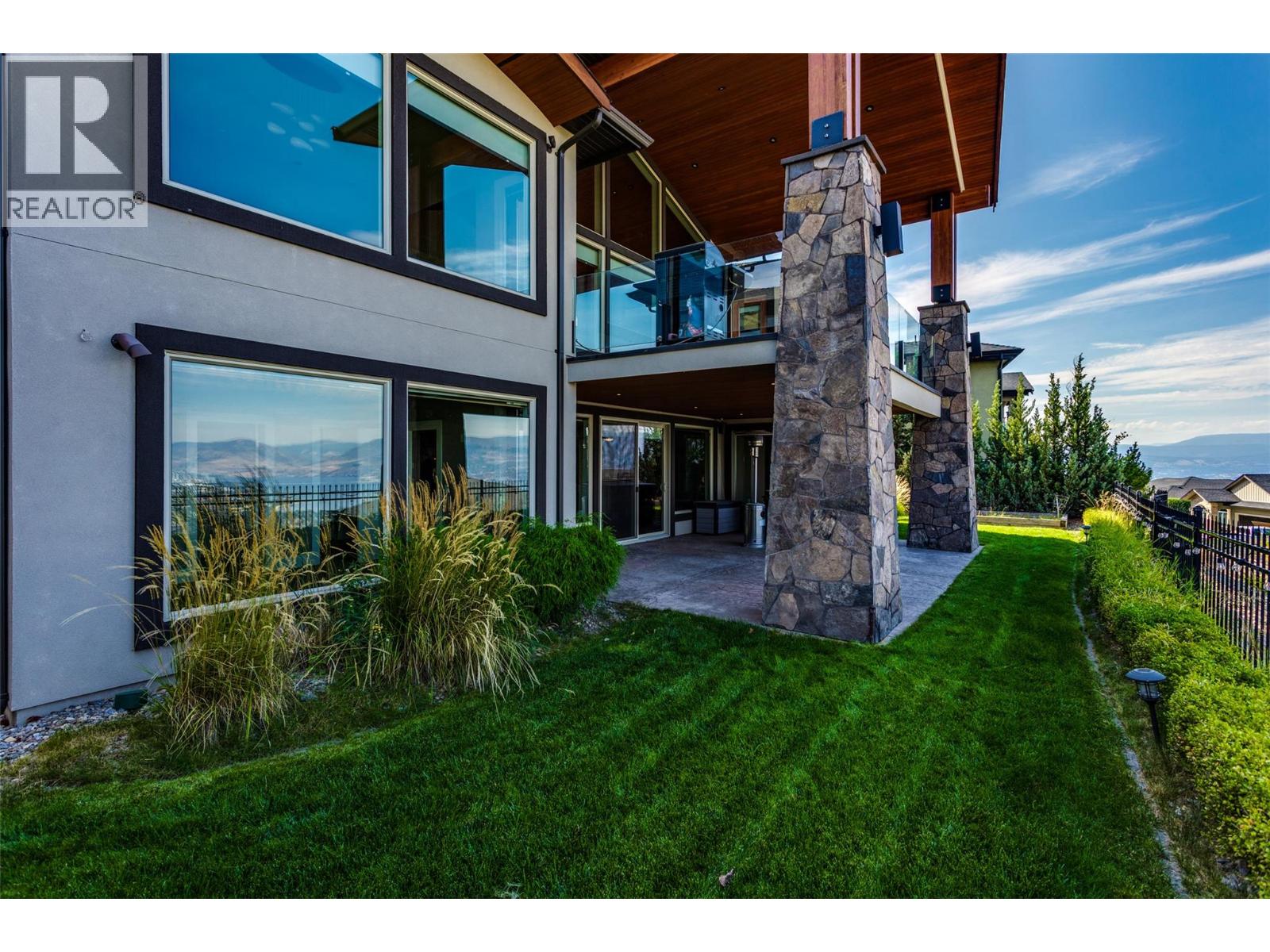 1002 Hewetson Avenue