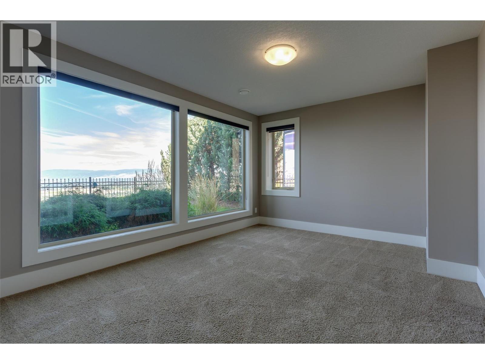 1002 Hewetson Avenue