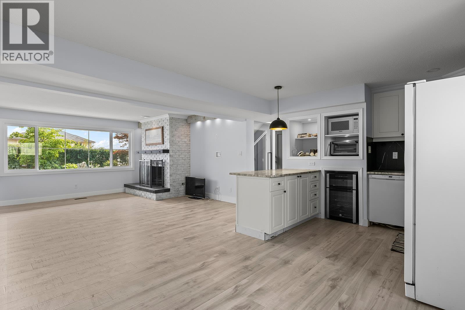 2340 Thacker Drive