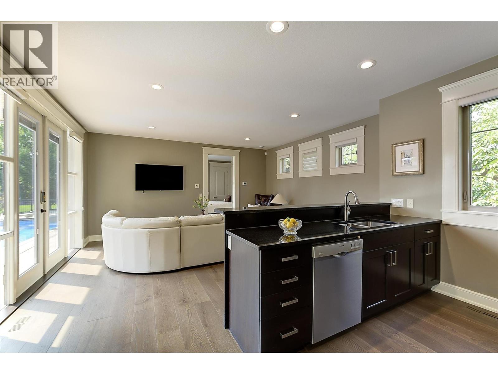 4466 Rattenbury Court