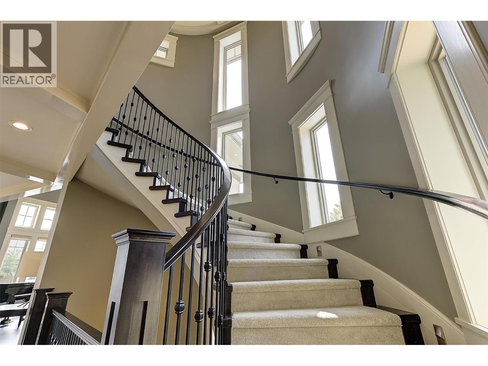 4466 Rattenbury Court