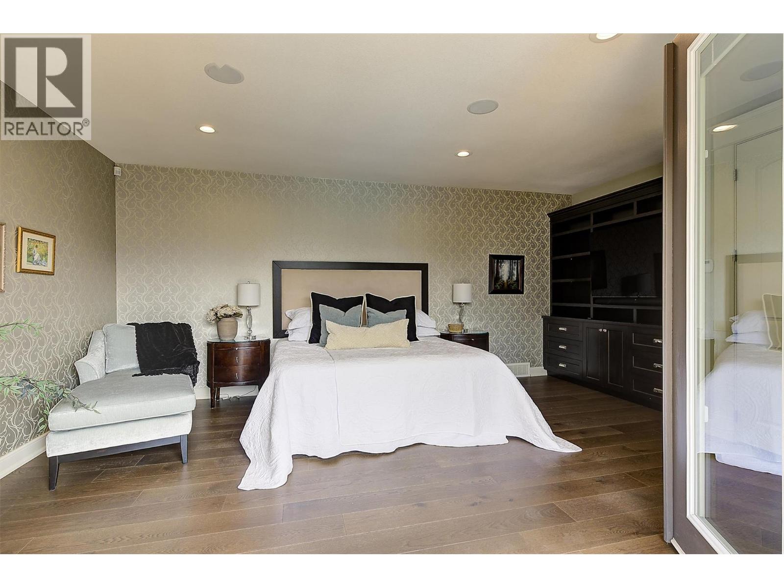 4466 Rattenbury Court