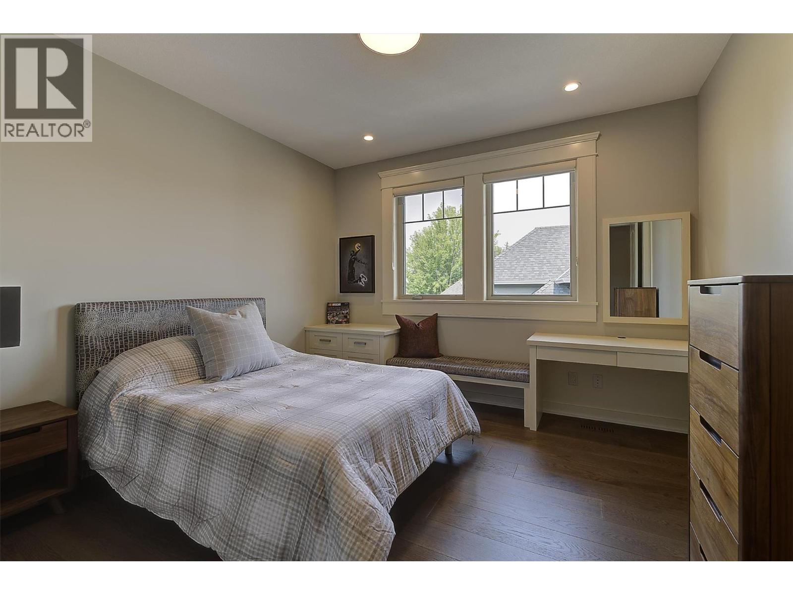 4466 Rattenbury Court