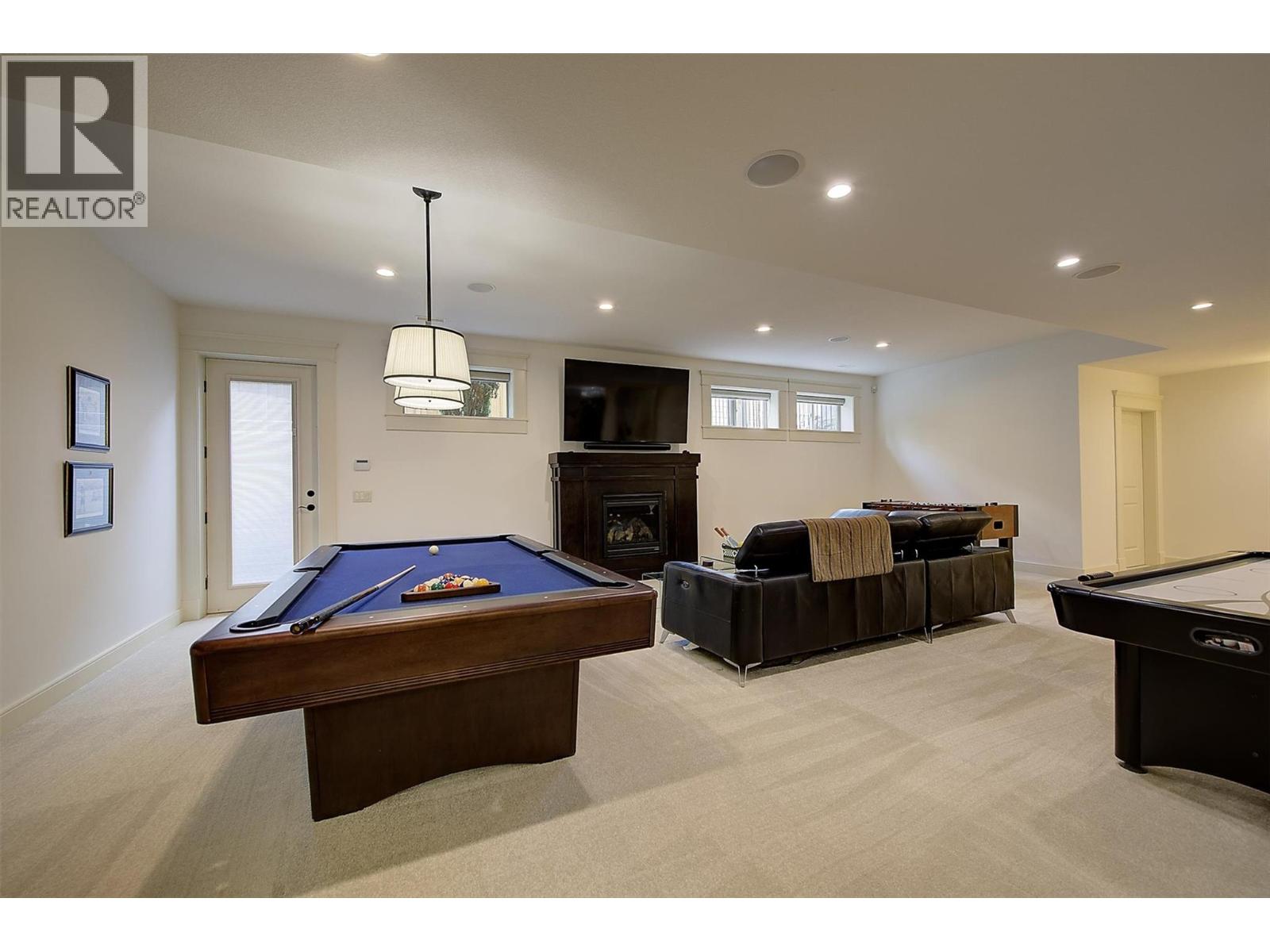 4466 Rattenbury Court