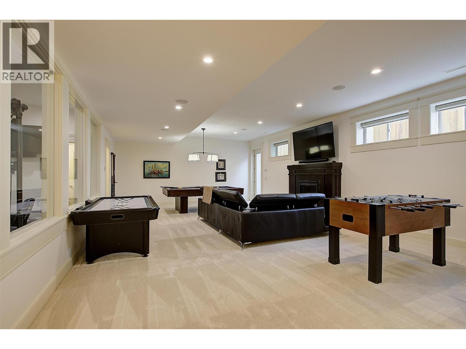 4466 Rattenbury Court