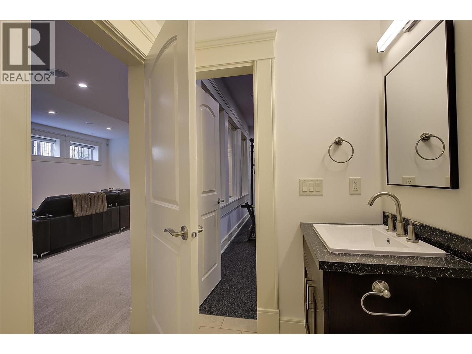 4466 Rattenbury Court