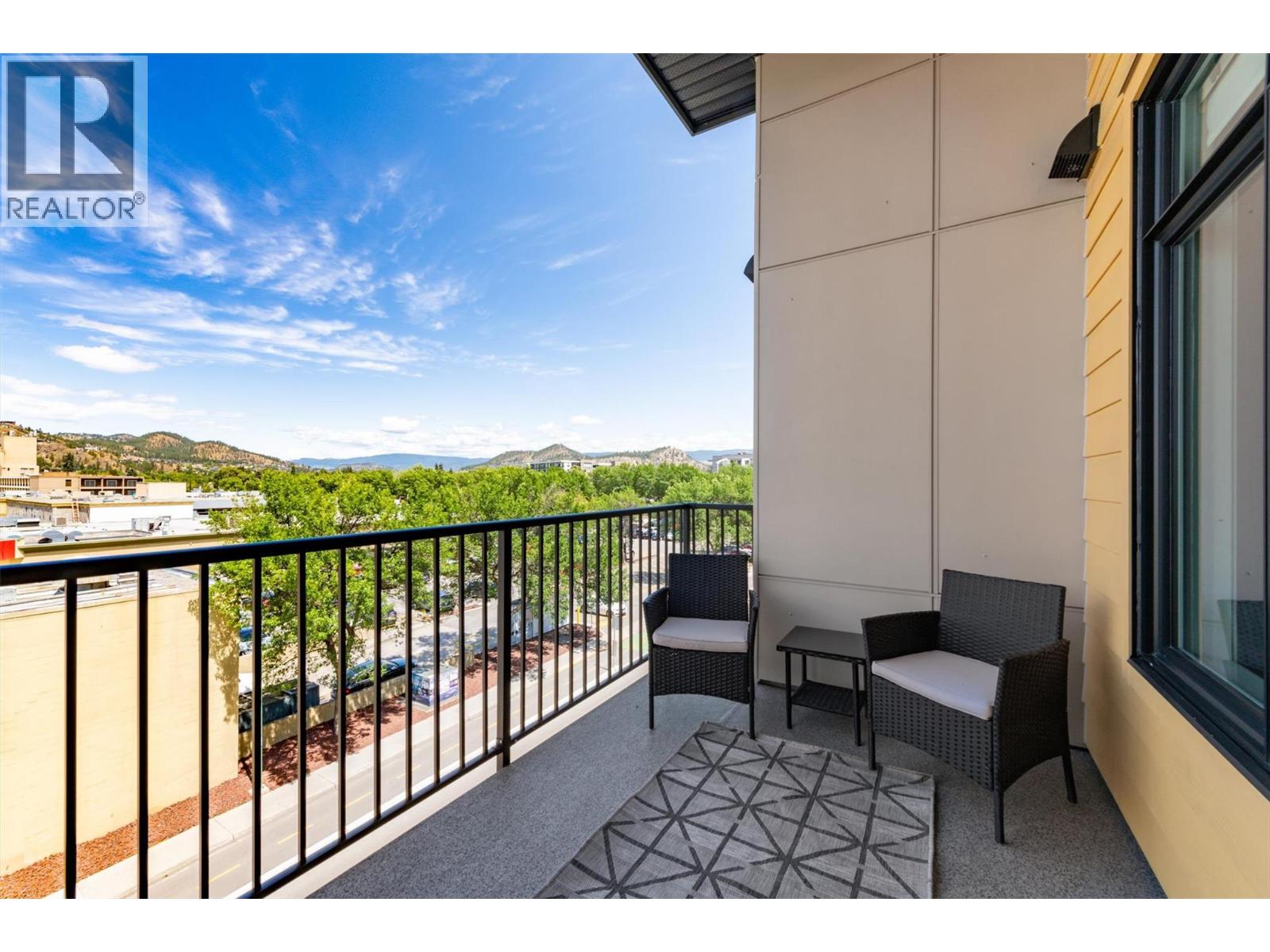 1165 Sutherland Avenue Unit# 405