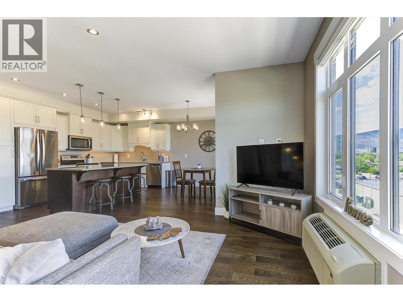 1165 Sutherland Avenue Unit# 405