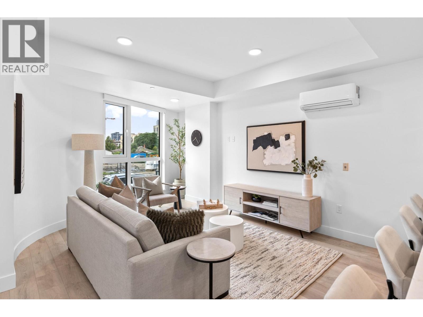 620 Coronation Avenue Unit# 102
