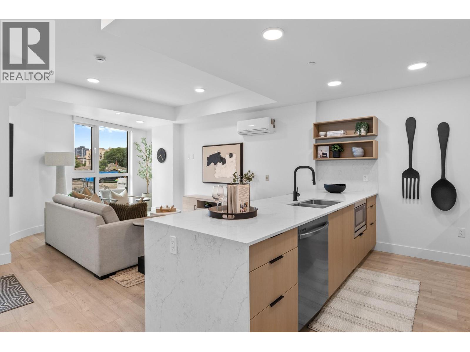 620 Coronation Avenue Unit# 102