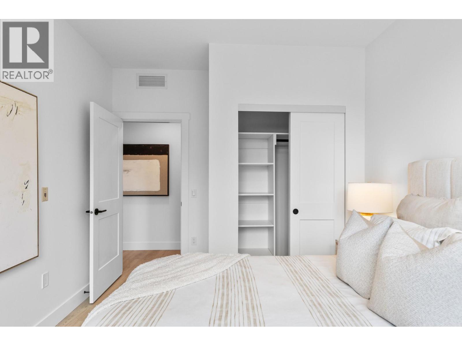 620 Coronation Avenue Unit# 102