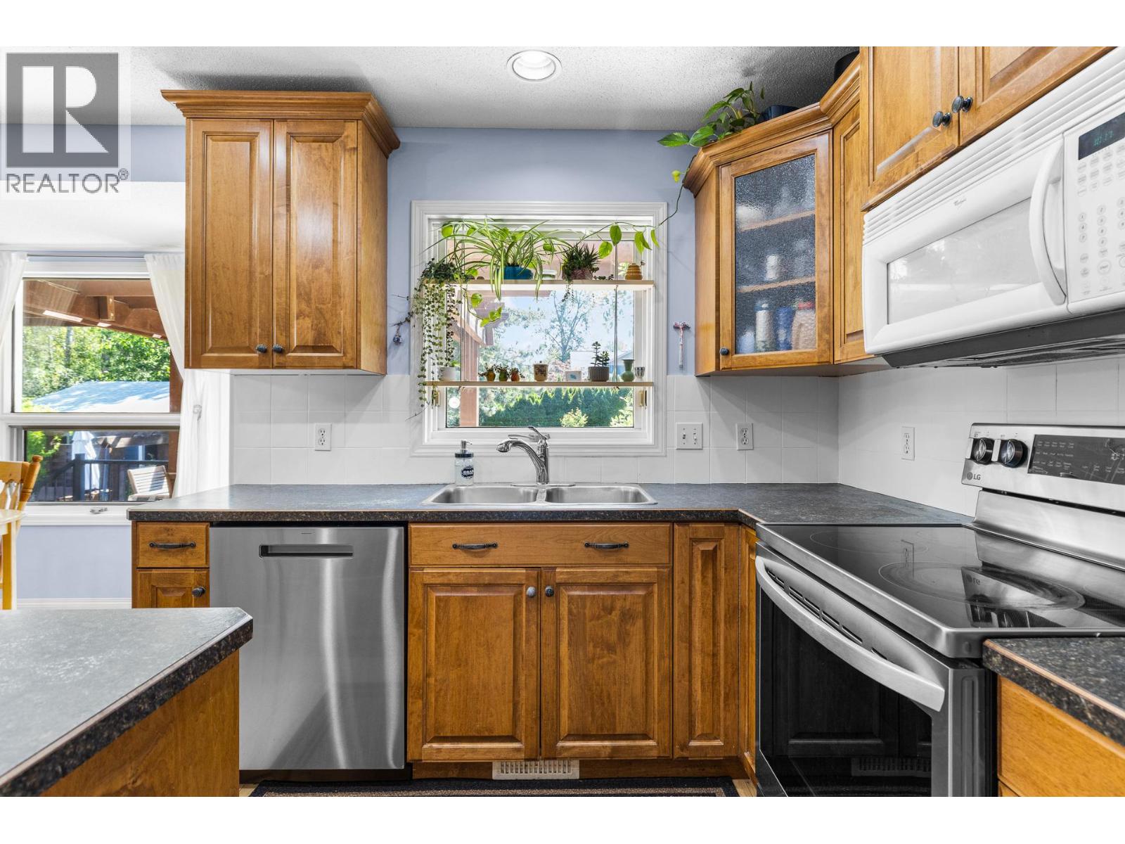 4015 Mahonia Drive