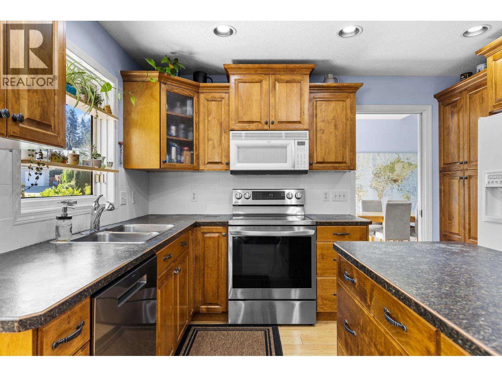 4015 Mahonia Drive