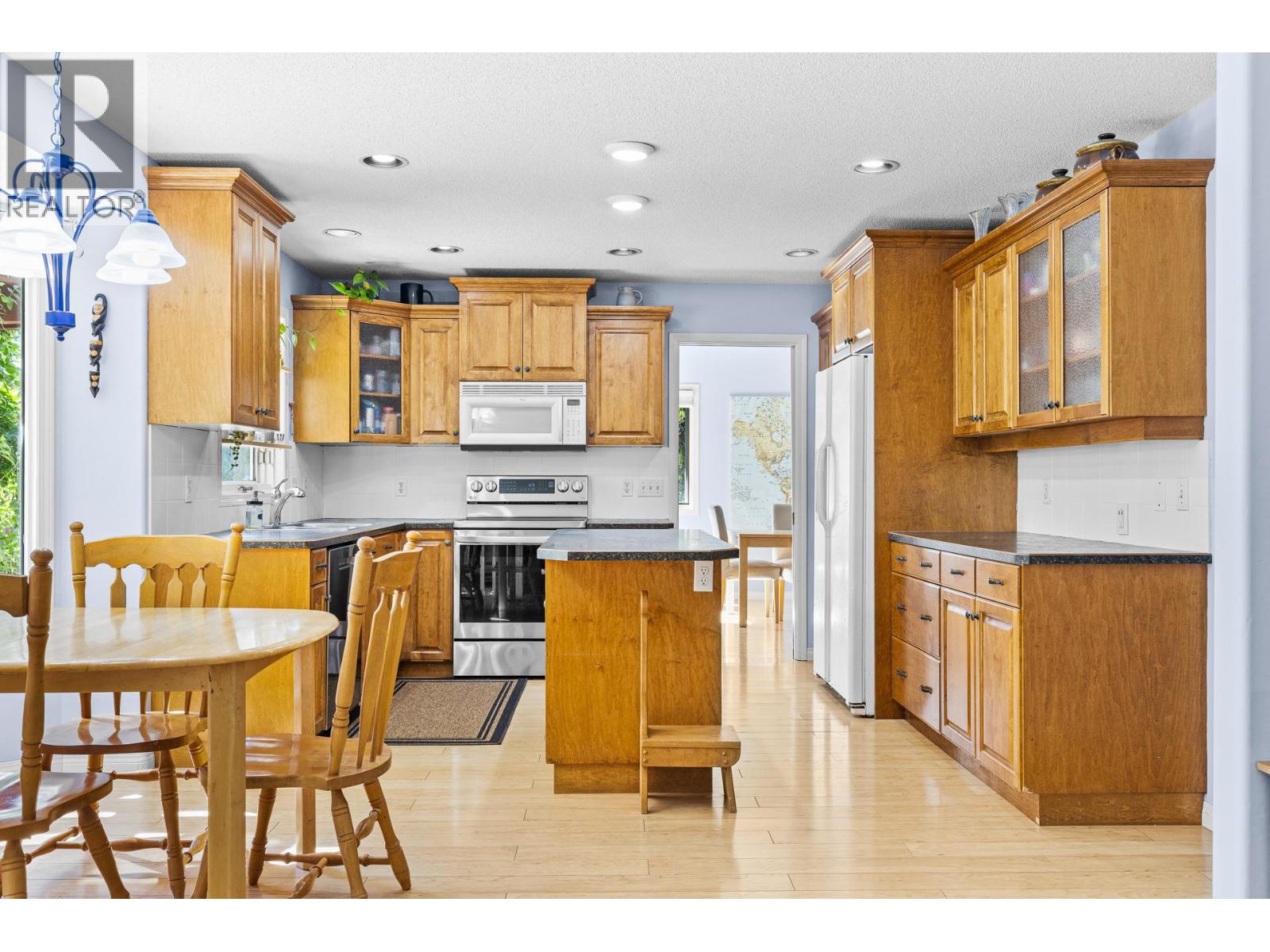 4015 Mahonia Drive