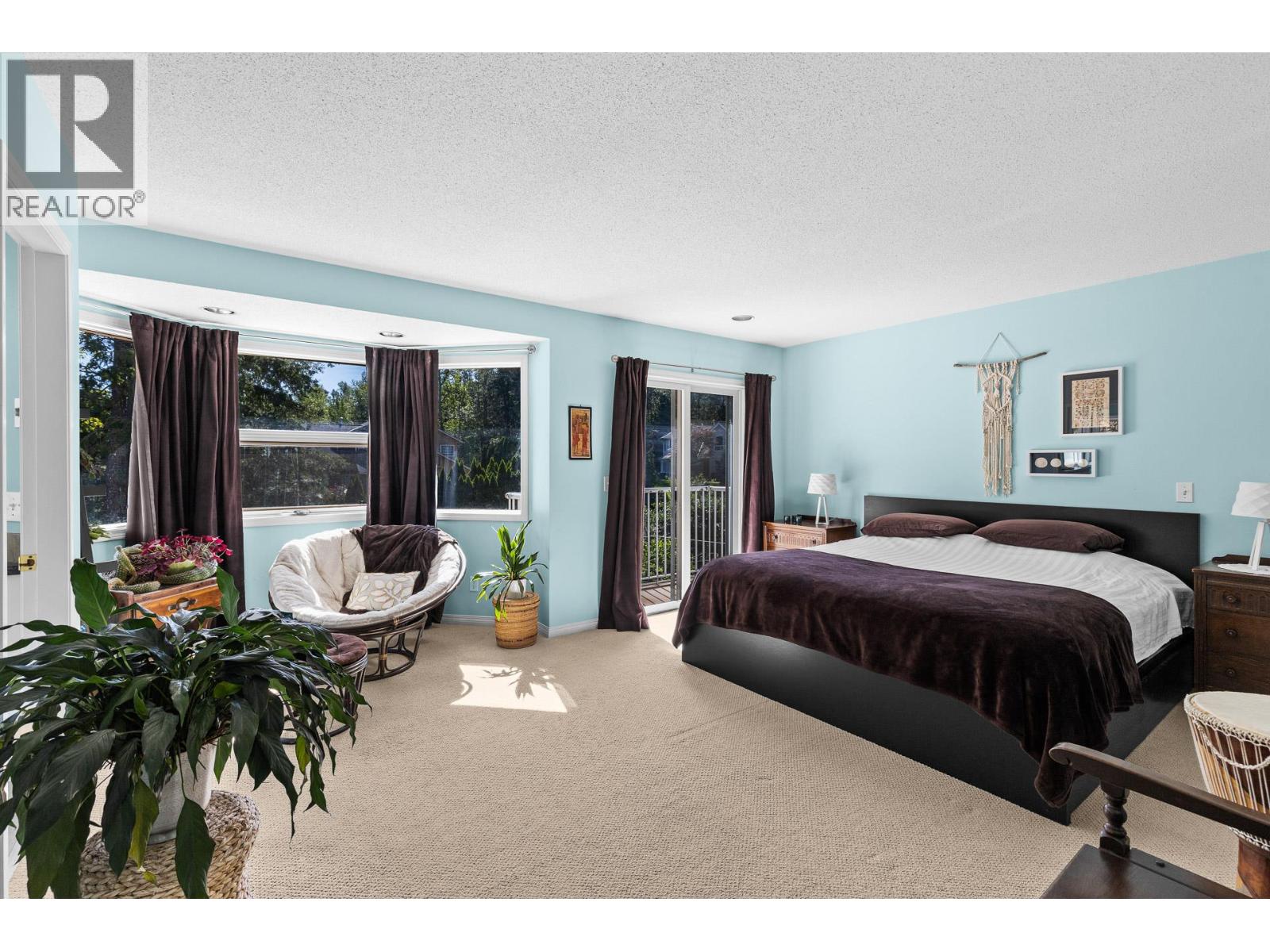 4015 Mahonia Drive