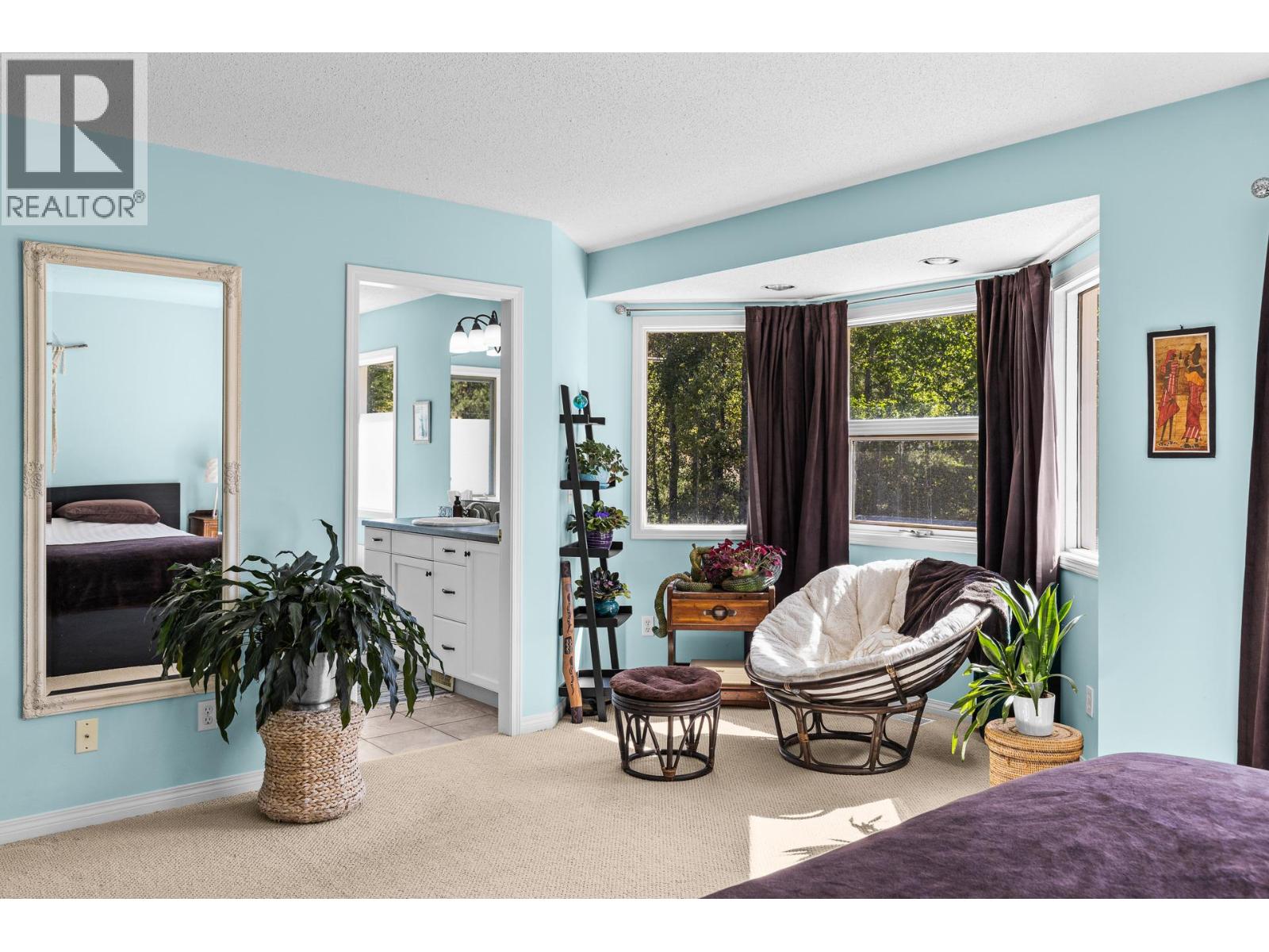 4015 Mahonia Drive