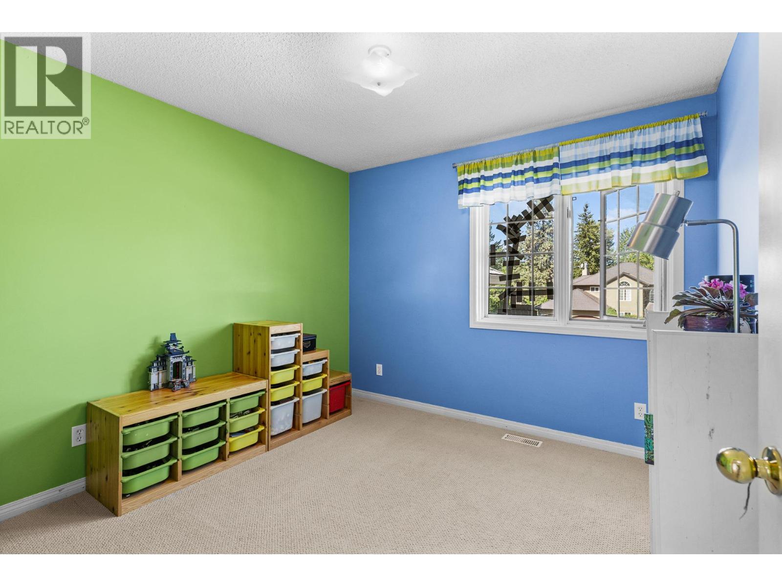 4015 Mahonia Drive