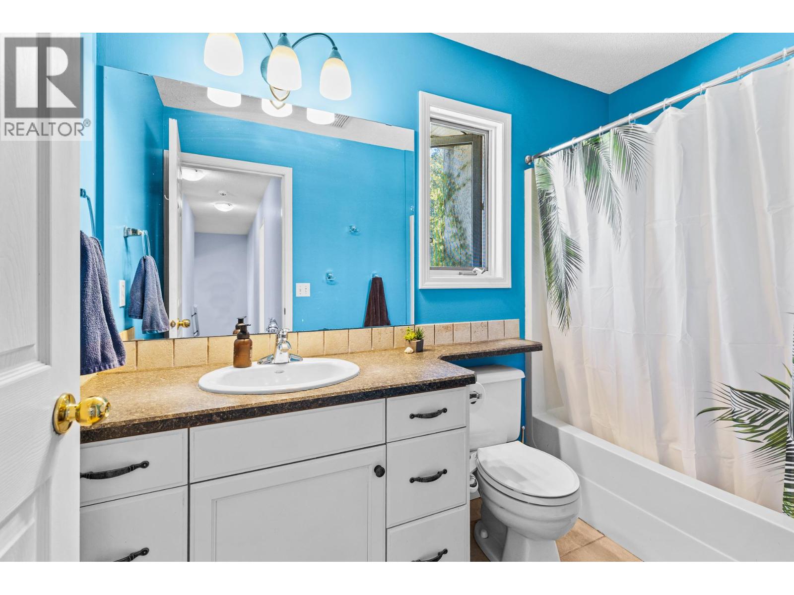 4015 Mahonia Drive