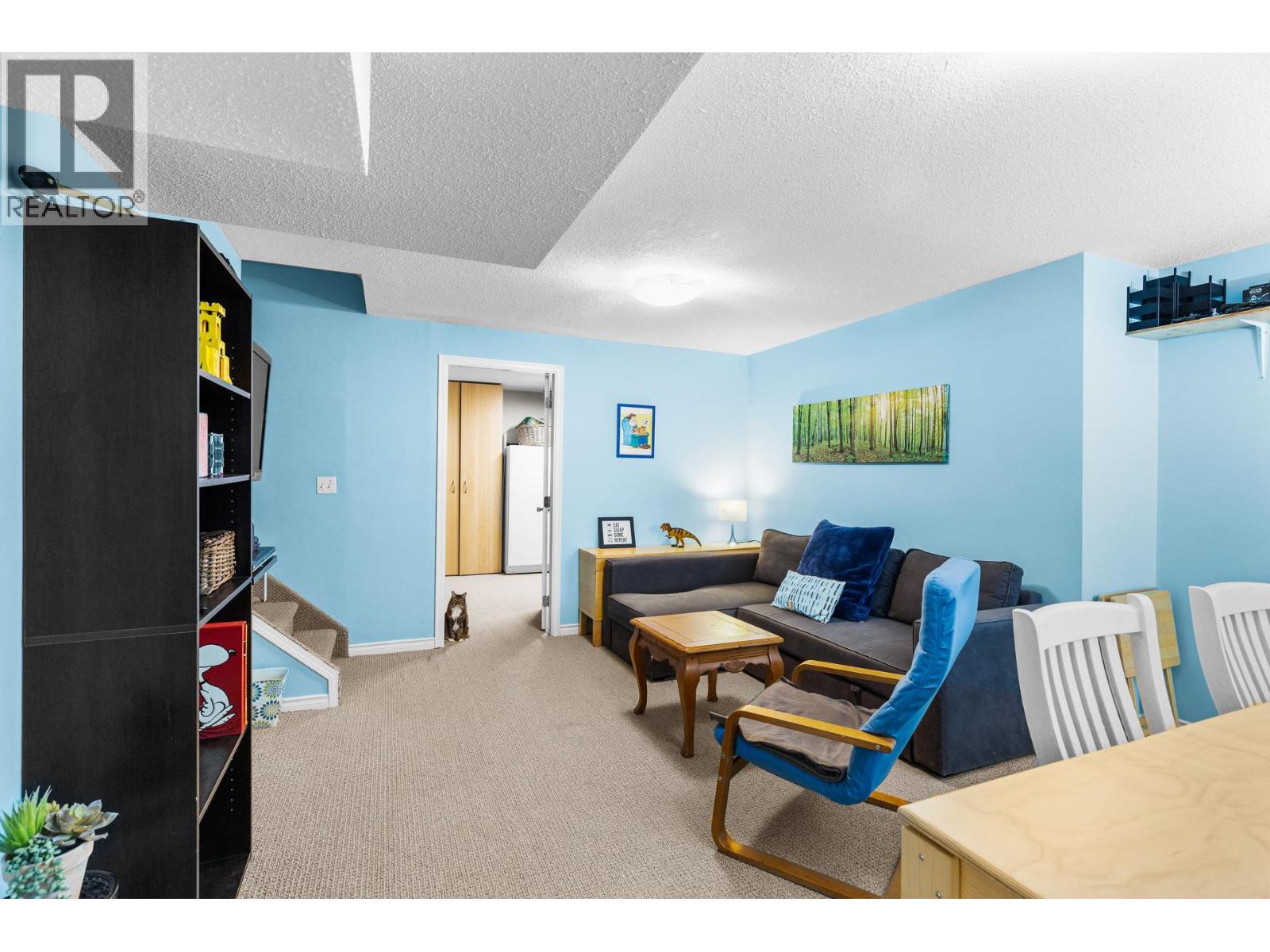 4015 Mahonia Drive