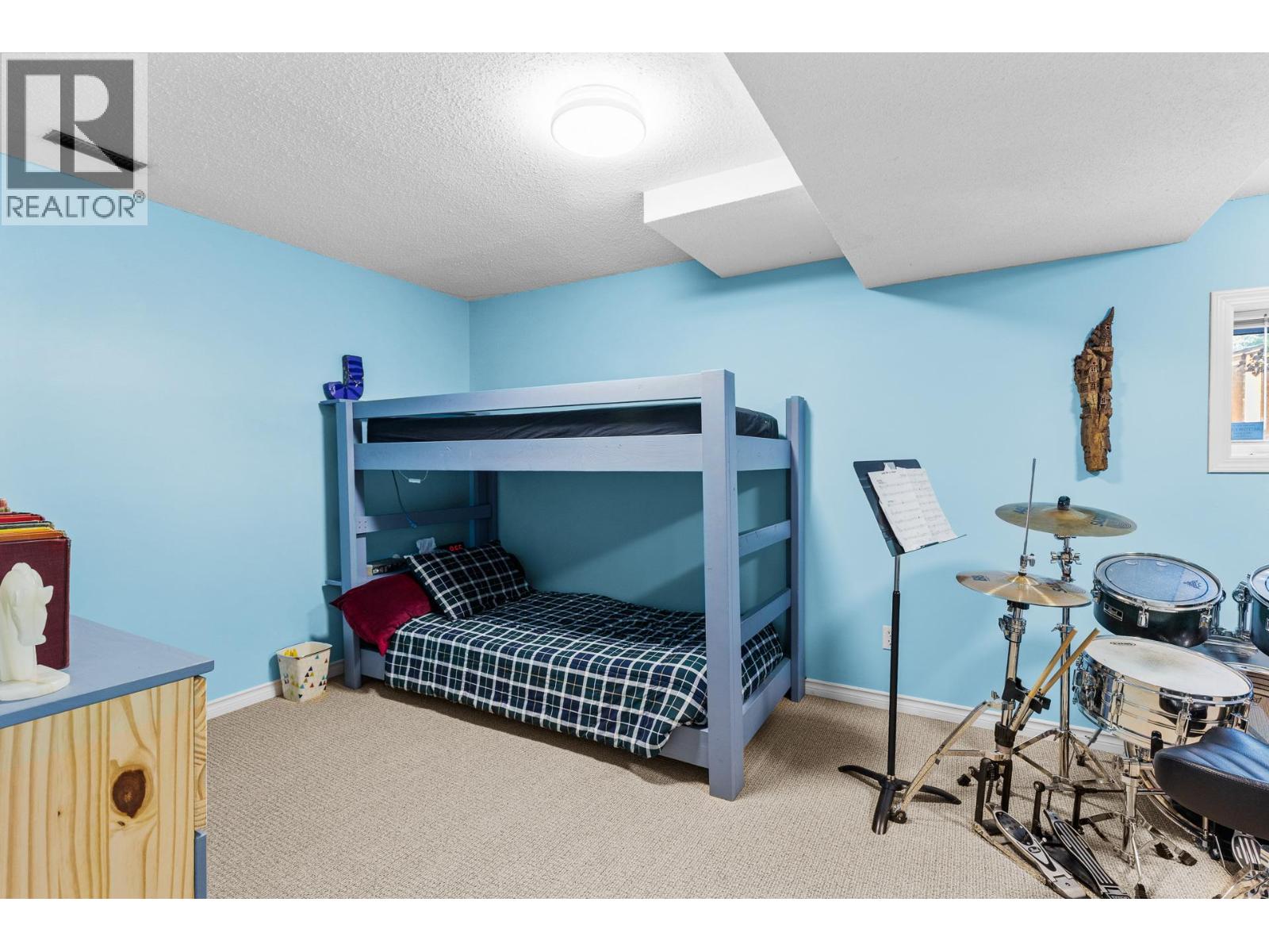 4015 Mahonia Drive