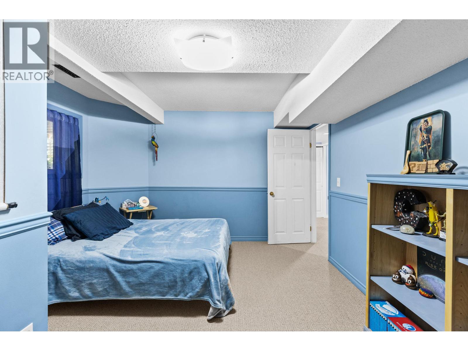 4015 Mahonia Drive