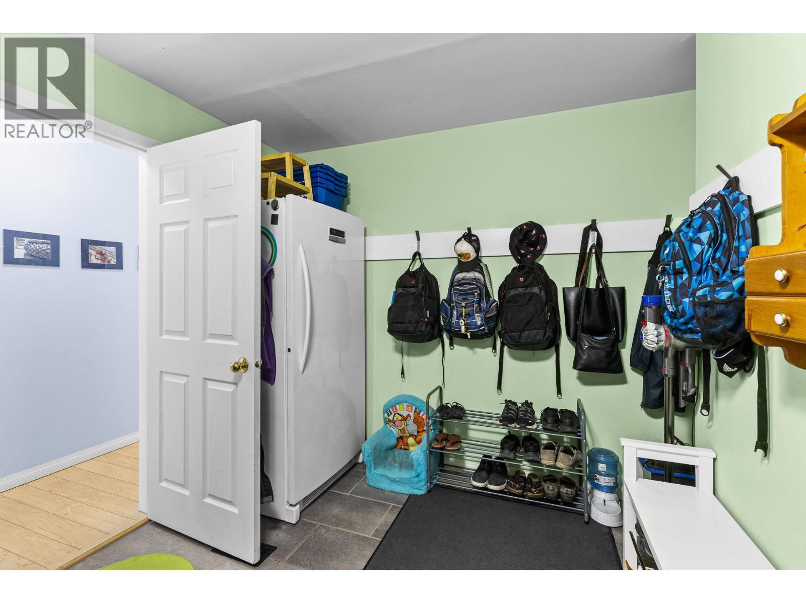 4015 Mahonia Drive