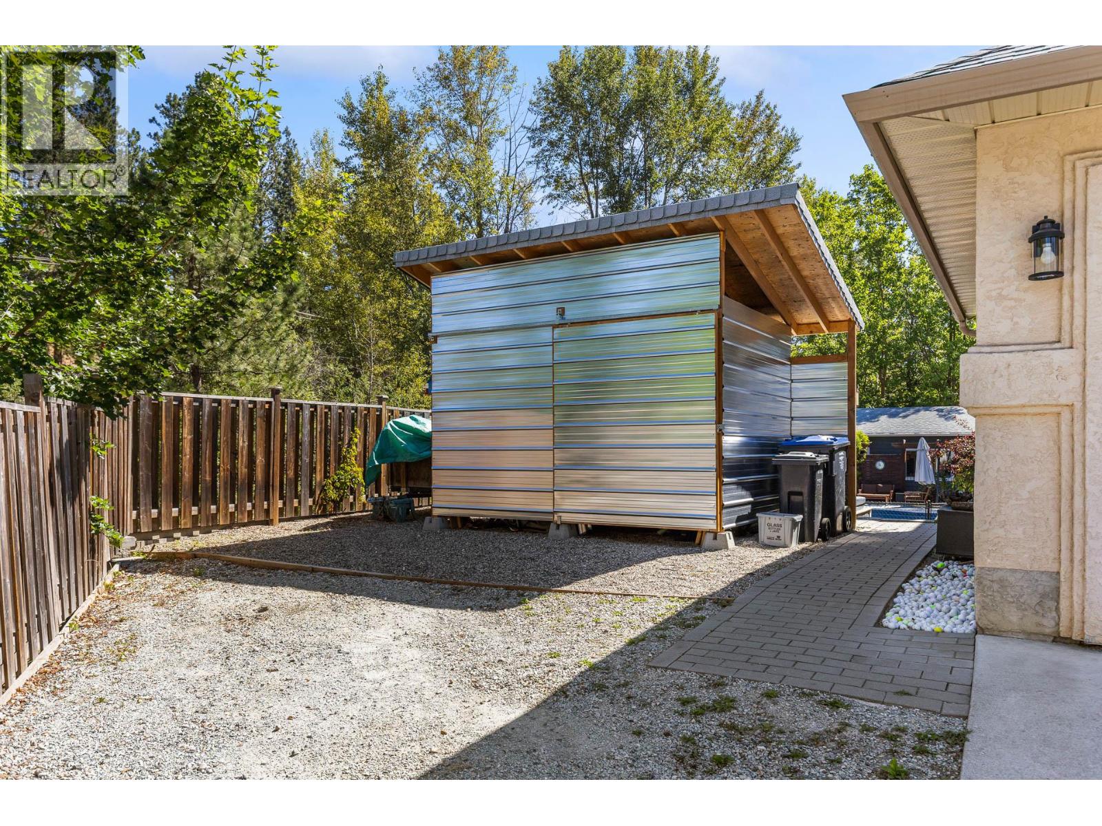 4015 Mahonia Drive